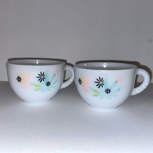 Two spare vintage atomic flower federal glass cups